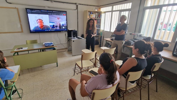 El Cabildo busca empoderar a las niñas y cerrar la brecha de género tecnológica en Fuerteventura