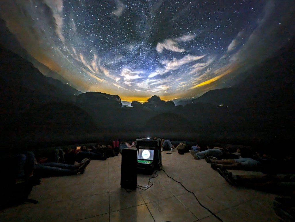 Más de 2.000 personas visitaron el planetario móvil del Cabildo de Fuerteventura