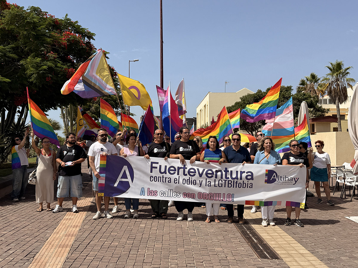 manifestación contra el odio y la LGTBIfobia | Cabildo de Fuerteventura
