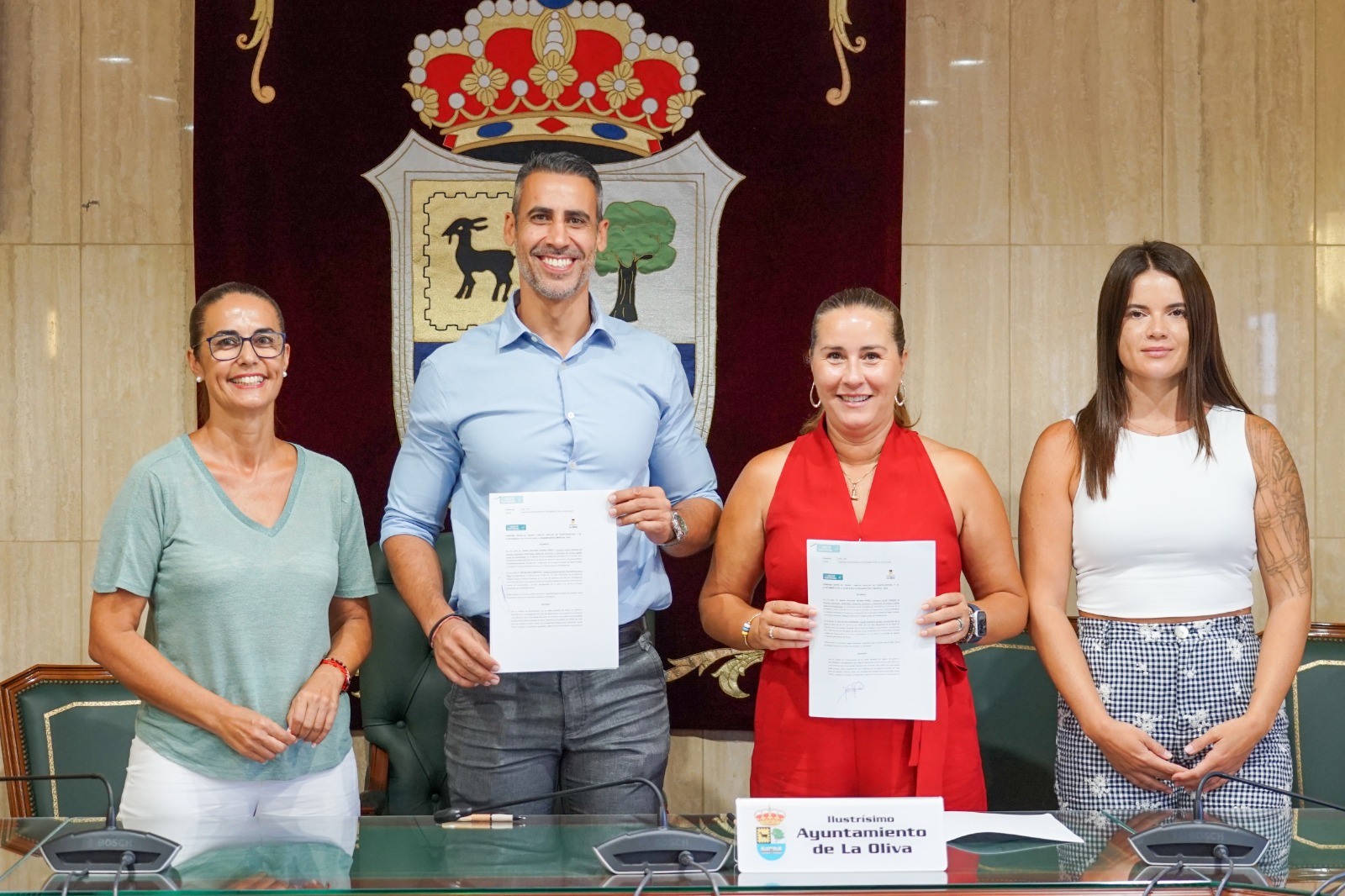 convenio para dinamizar el sector comercial del municipio La Oliva | Cabildo Fuerteventura