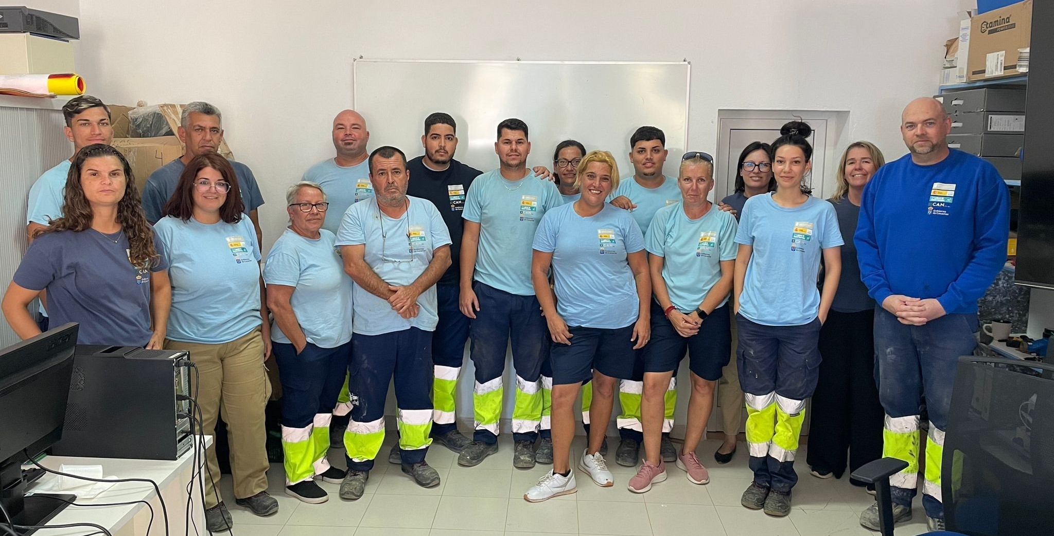 Foto en grupo del PFAE Hidroventura